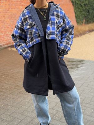 YWV53  navy