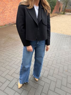 TONY zwart