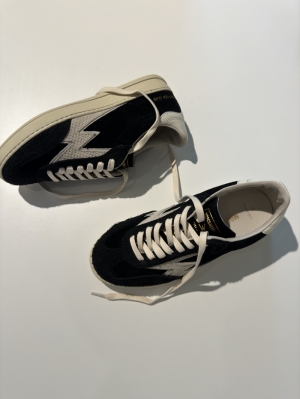 MG579CO black