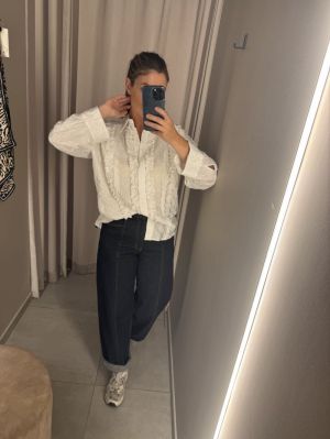 1103E25273 off white