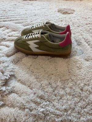 CL047 pink nabuk