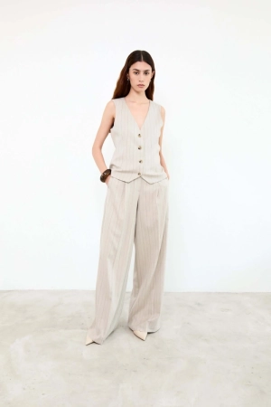 LOGAN beige pin strip
