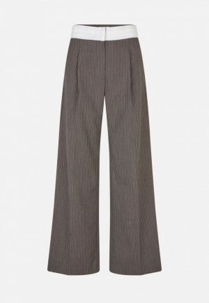 NEYAT dark brown pins