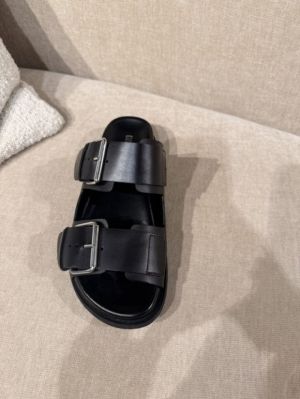 TUDOR black