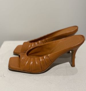 ADELISE saddle