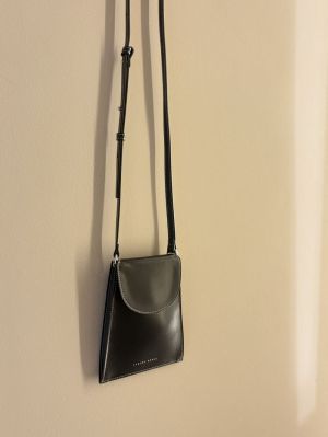 BILLIE PHONE POUCH black