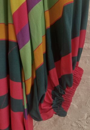 ROBE ELASTIQUE EPAULE rood