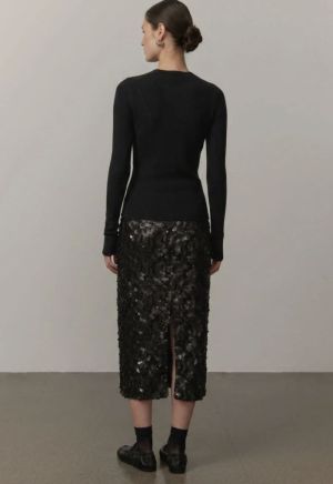 CAMIL black